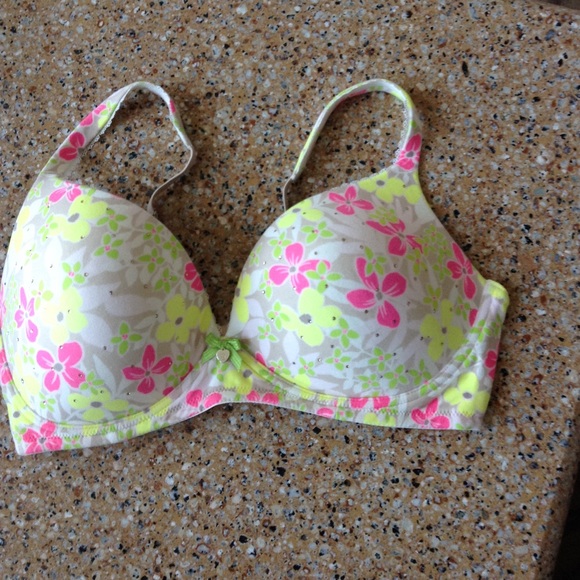 Victoria's Secret Other - Victoria's Secret 34D bra